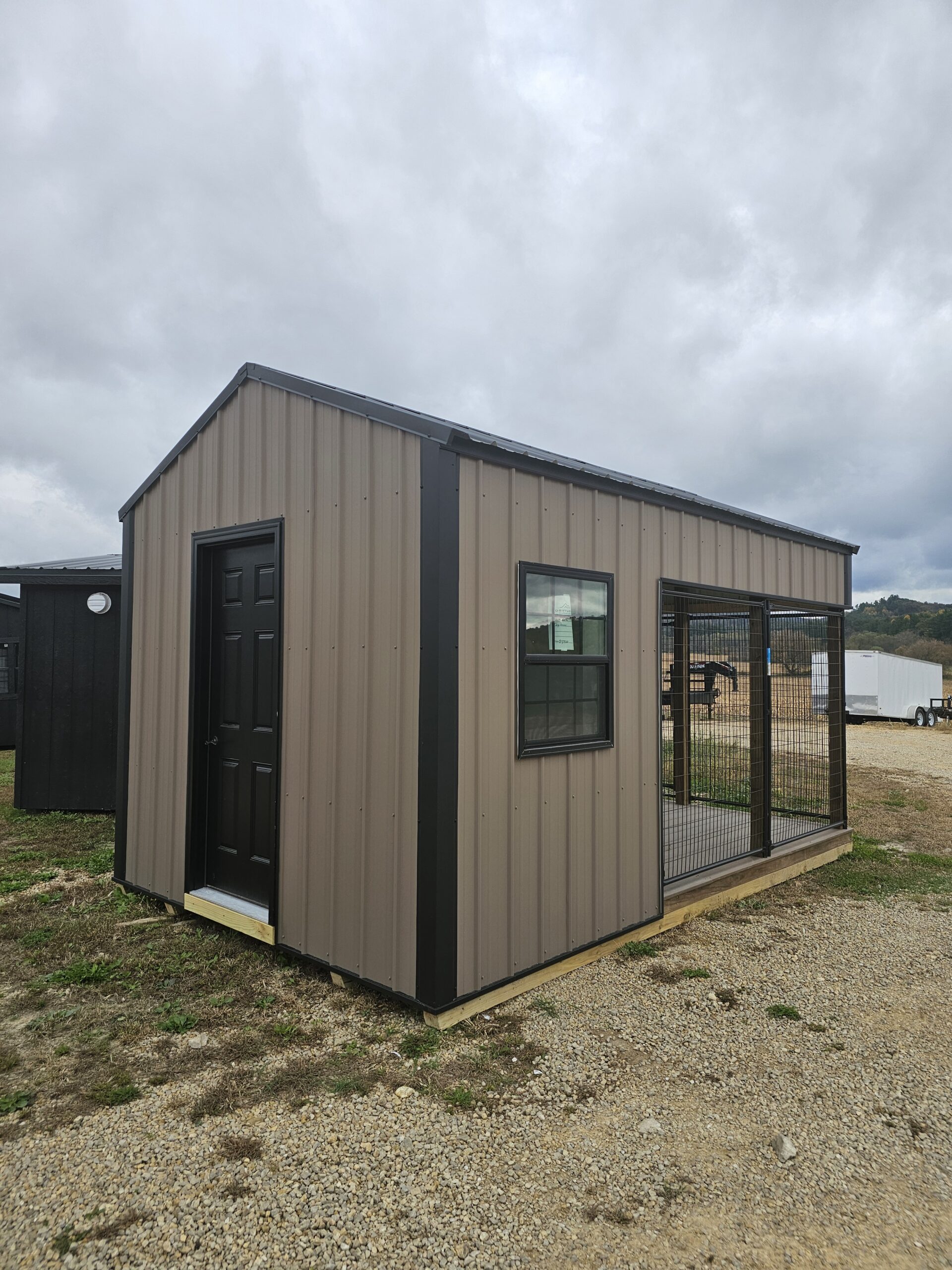 10x16x7 Dog Kennel (Tan)
